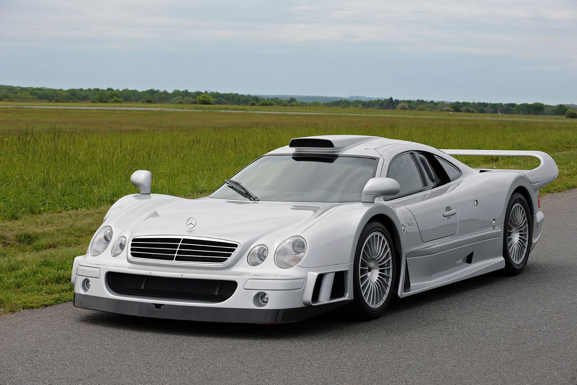 Mercedes benz clk gtr. Mercedes-Benz CLK-GTR 1997. AMG Mercedes CLK GTR 1998. Mercedes CLK GTR 1997. Mercedes-Benz CLK GTR AMG 1997.